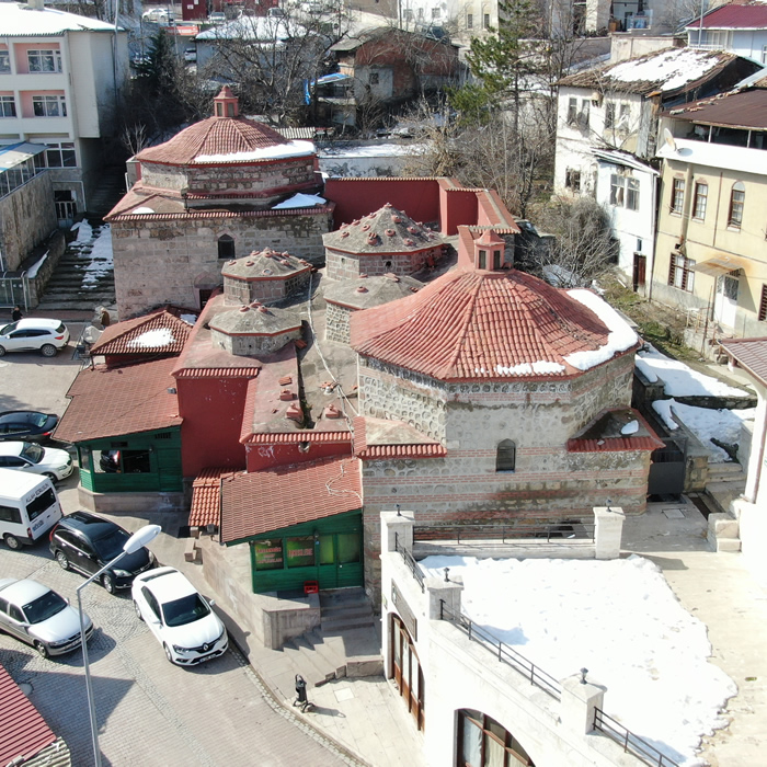 Hamamlar ve Kaplıcalar